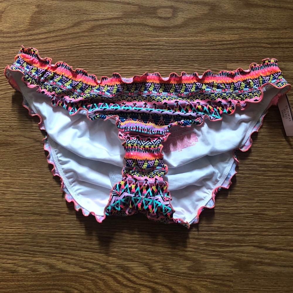 Victoria Secret ruffle cheeky Bikini bottoms!!